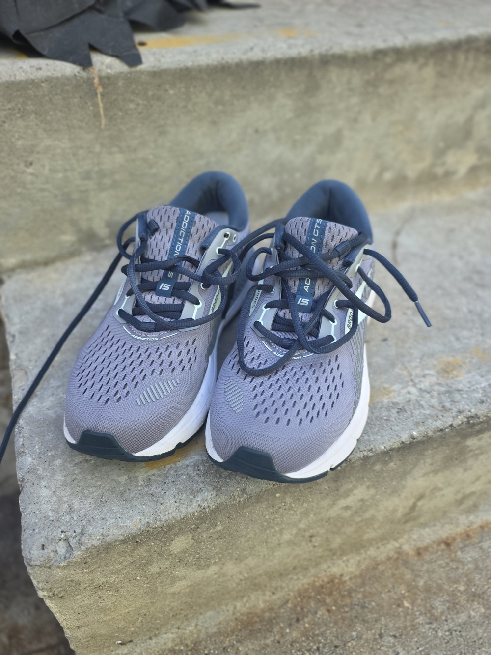 Brooks Women's Addiction GTS 15 in the Grey/Navy/Aqua colorway